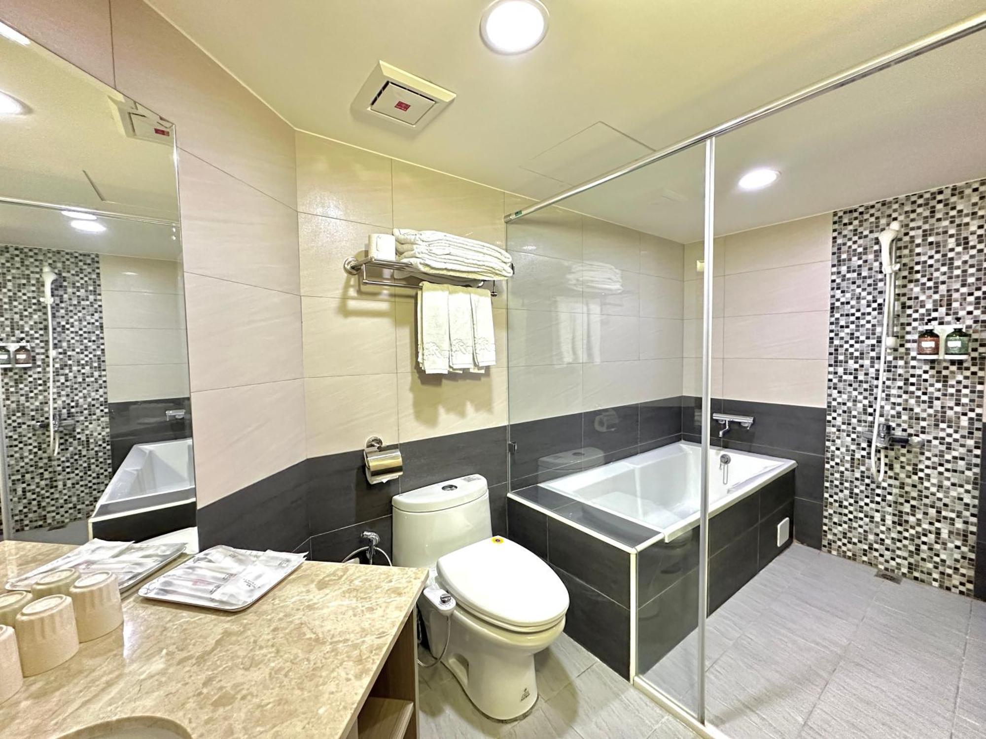 Mei Hotel Taichung Luaran gambar
