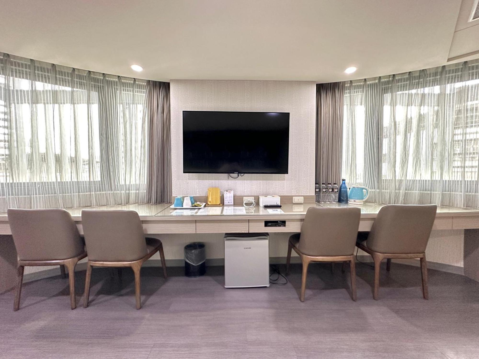 Mei Hotel Taichung Luaran gambar
