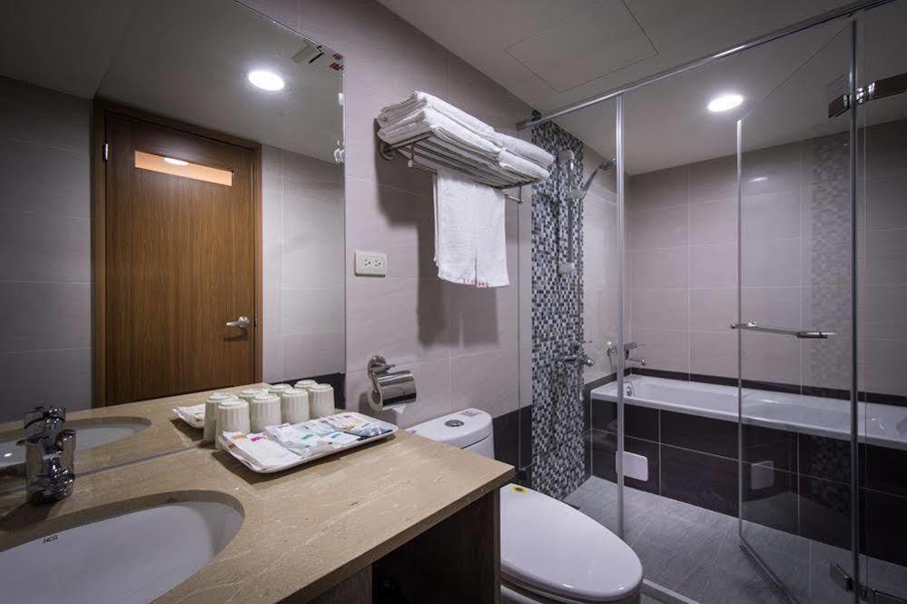 Mei Hotel Taichung Luaran gambar