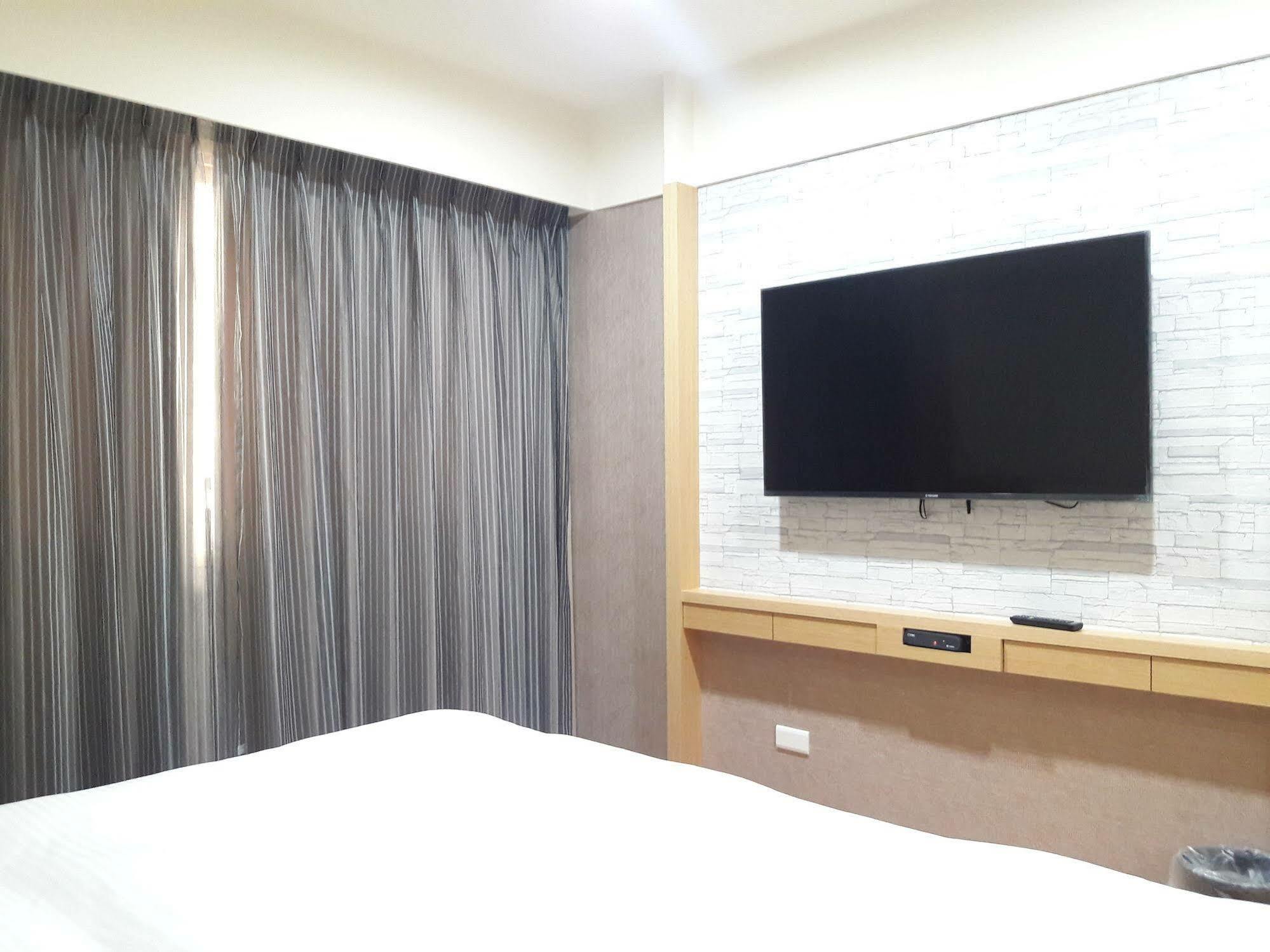 Mei Hotel Taichung Luaran gambar
