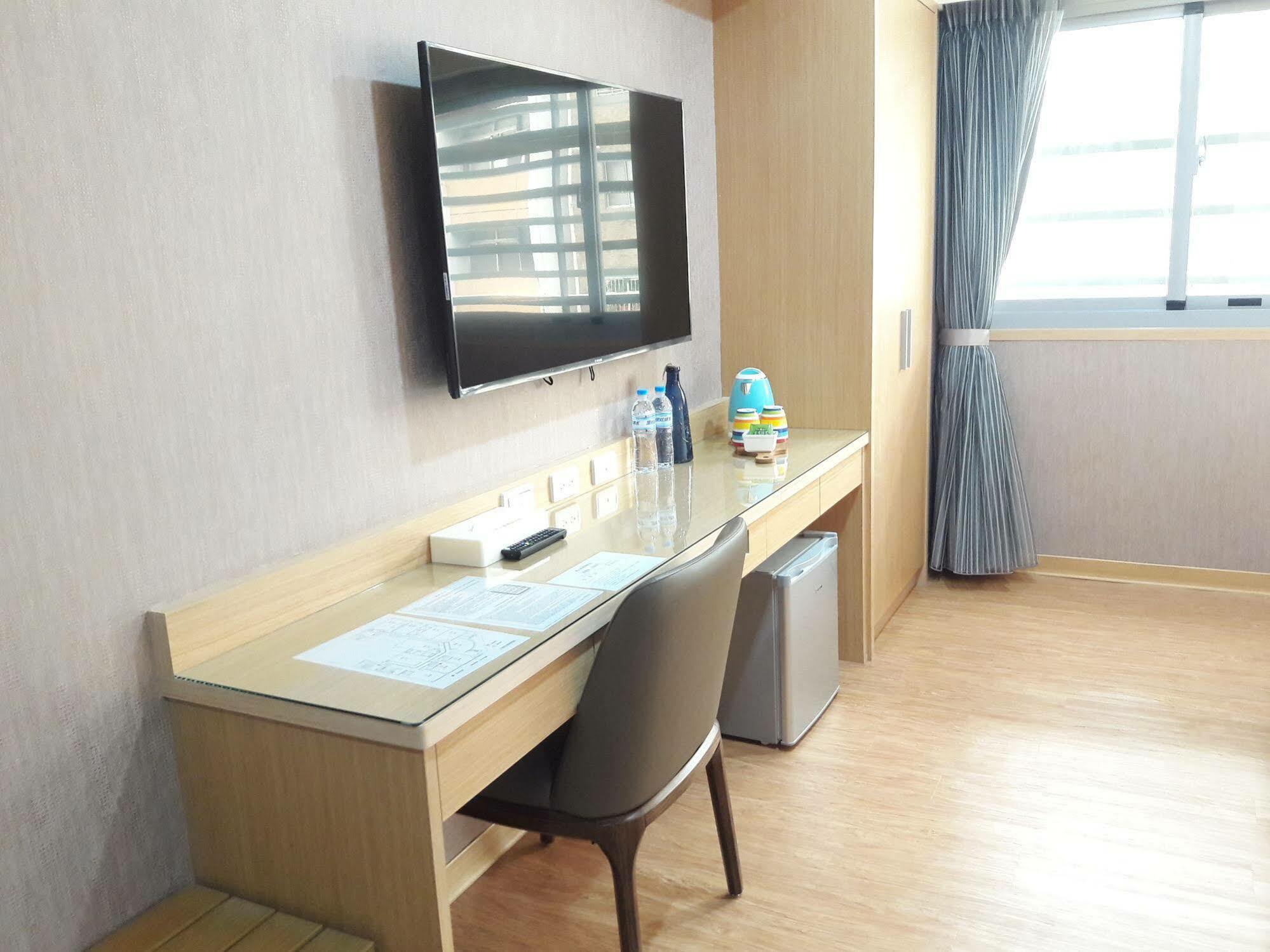 Mei Hotel Taichung Luaran gambar