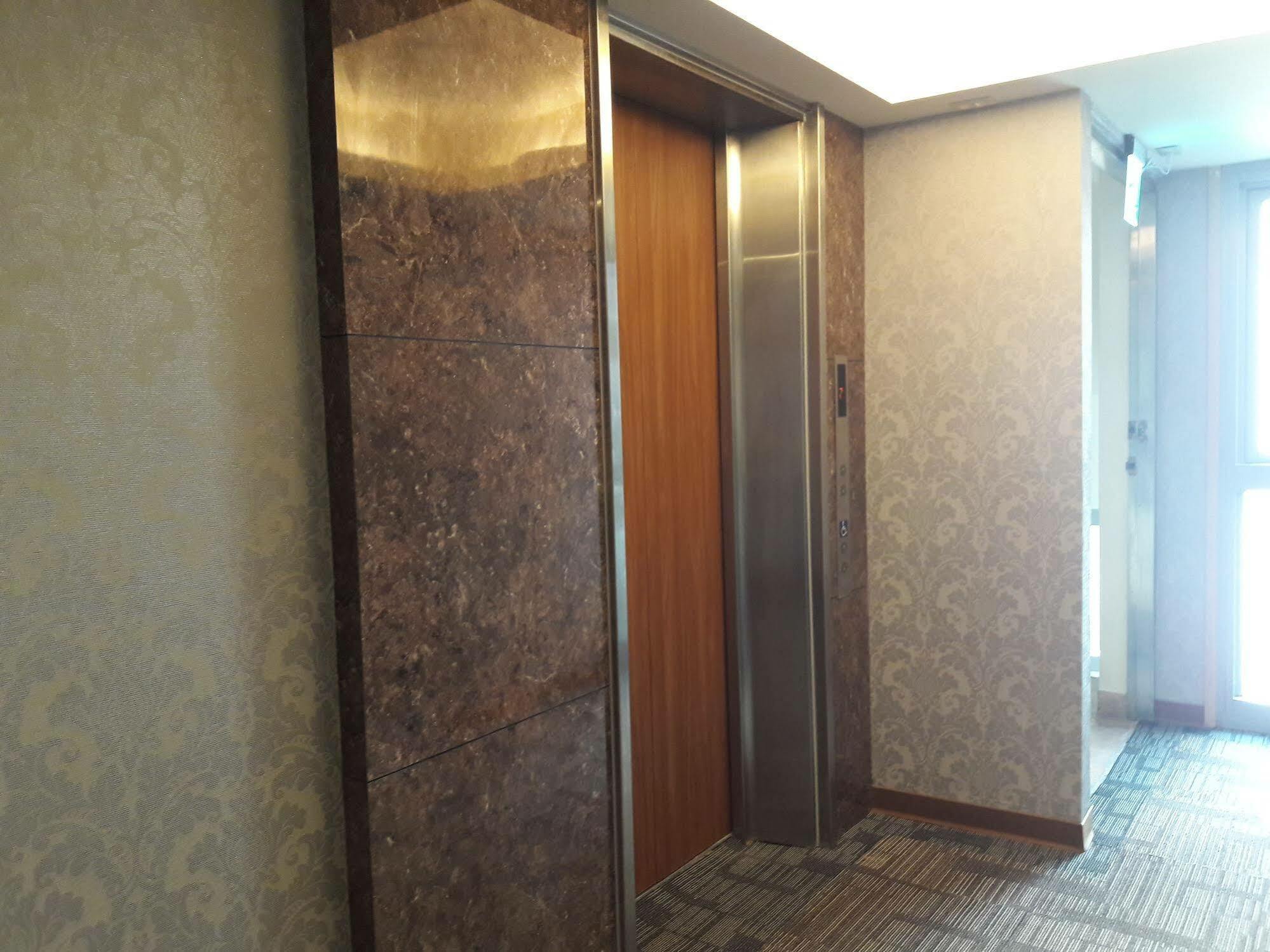 Mei Hotel Taichung Luaran gambar